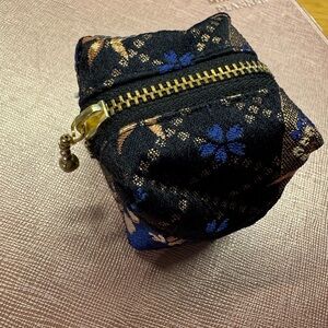 Floral Black and Blue Japanese coin pouch